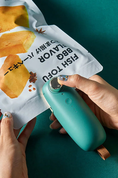 USB Charging Sealing Machine Hand Pressure Portable Mini Heating Plastic Packaging Machine Handheld Vacuum Food Sealing Device